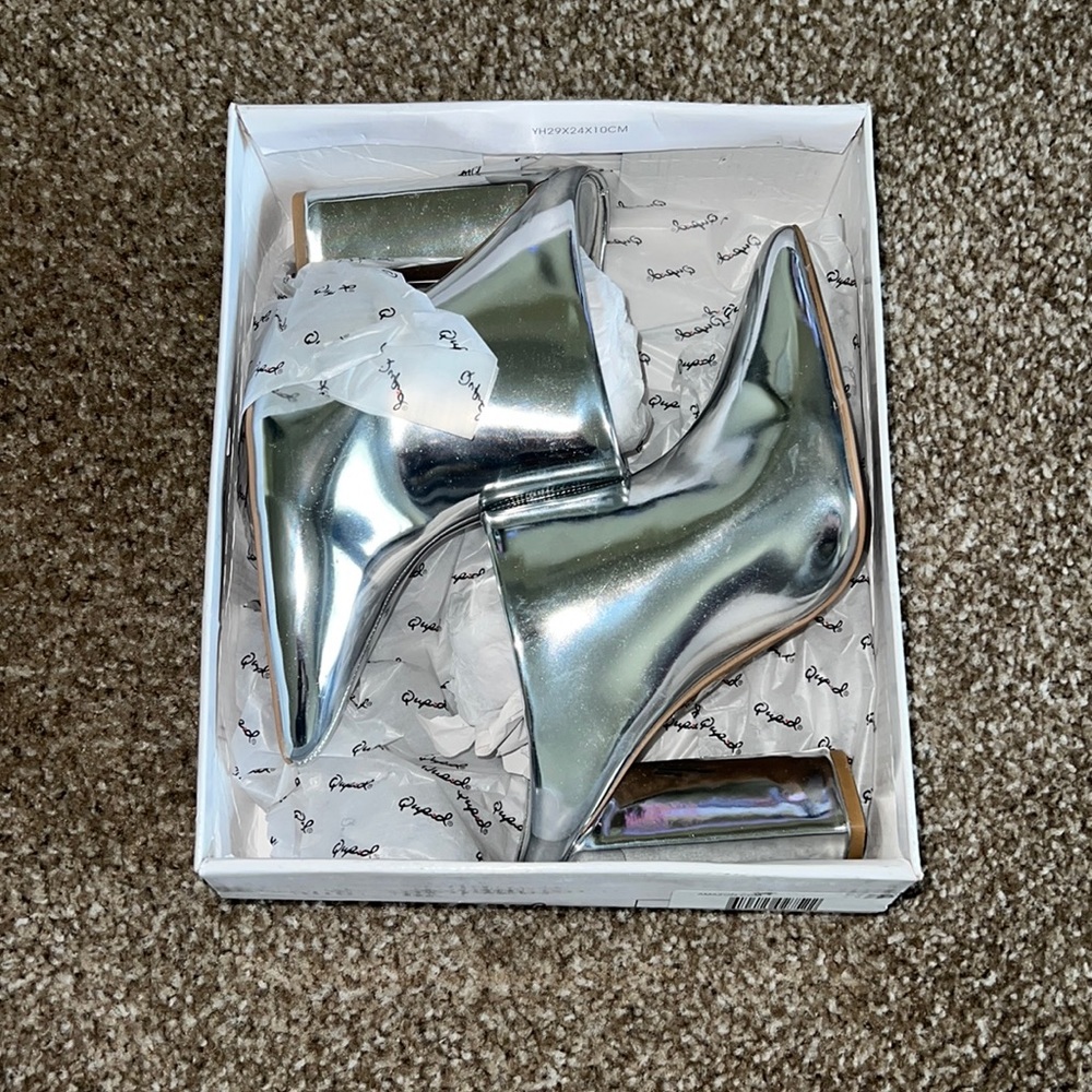 Qupid Silver Shiny Metallic Heels